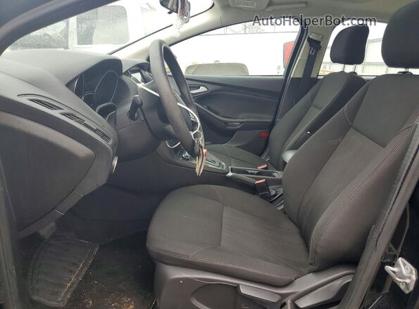 1FADP3H26HL203575 2017 FORD FOCUS Черный Вид салона спереди