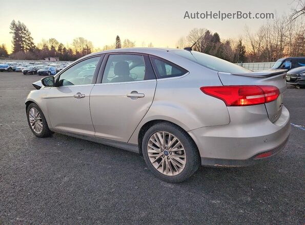 1FADP3J28JL247660 2018 FORD FOCUS Серебряный Задняя левая четверть
