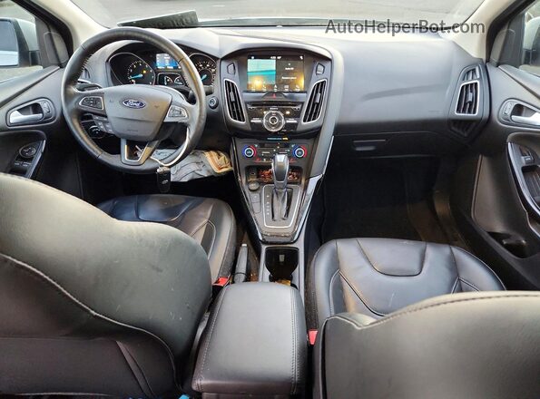 1FADP3J28JL247660 2018 FORD FOCUS Серебряный Вид панели приборов