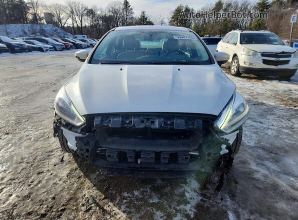 1FADP3J29HL268009 2017 FORD FOCUS Белый Вид спереди