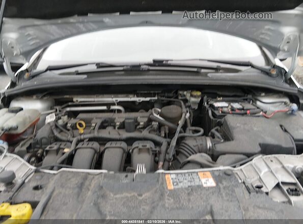1FADP3K22GL268849 2016 FORD FOCUS Серебряный Вид сзади