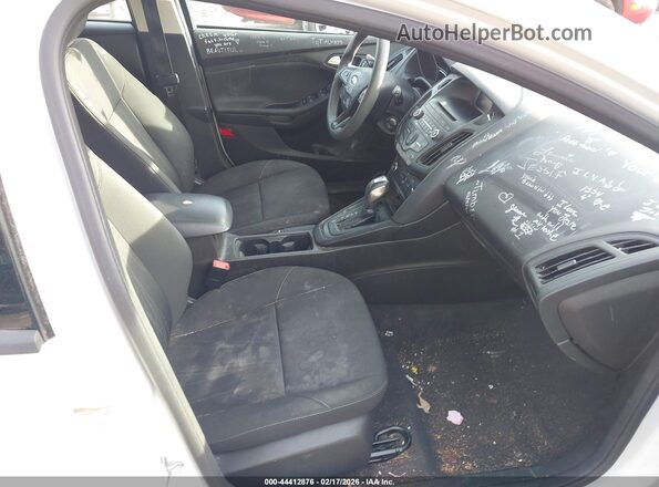 1FADP3K24GL320336 2016 FORD FOCUS Белый Вид салона спереди