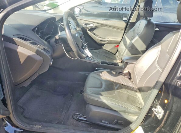 1FADP3K25GL380030 2016 FORD FOCUS Черный Вид салона спереди