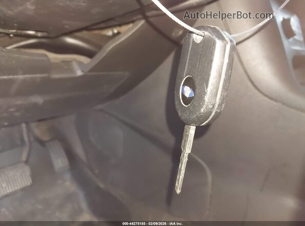 1FADP3K25HL215726 2017 FORD FOCUS Серый Вид панели приборов