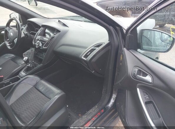 1FADP3L90HL220943 2017 FORD FOCUS ST Серый Вид салона спереди