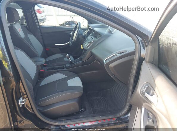 1FADP3L90HL290183 2017 FORD FOCUS ST Черный Вид салона спереди