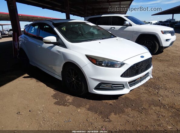 1FADP3L94JL230686 2018 FORD FOCUS ST Белый Передняя правая четверть