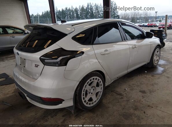 1FADP3L97JL283009 2018 FORD FOCUS ST Белый Задняя правая четверть