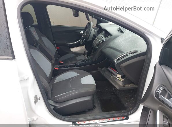 1FADP3L98GL317922 2016 FORD FOCUS ST White Front interior view