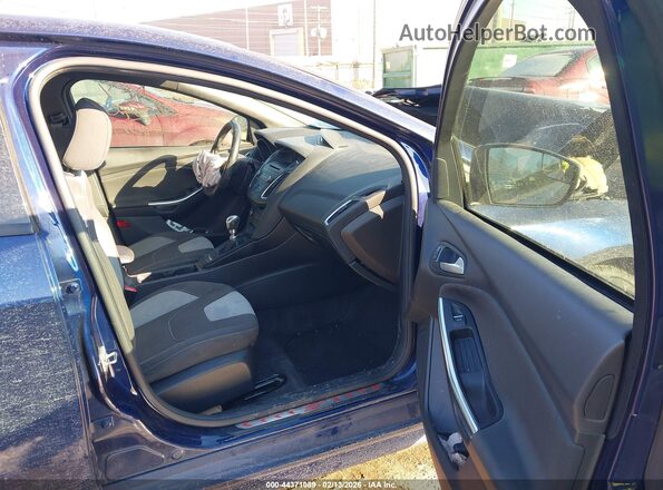 1FADP3L99HL340840 2017 FORD FOCUS ST Фиолетовый Вид салона спереди