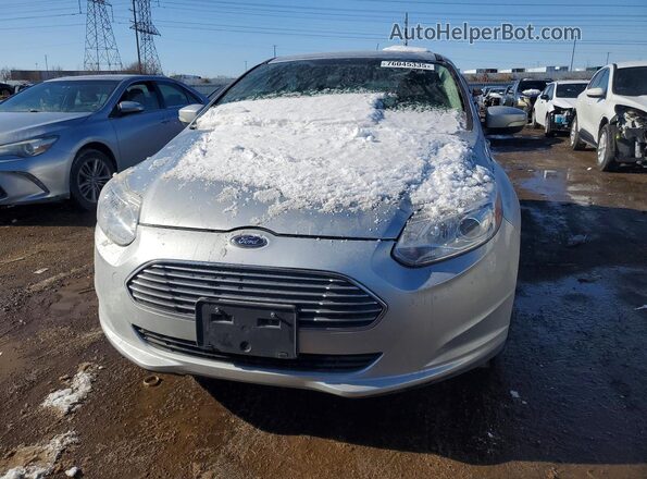1FADP3R4XHL277789 2017 FORD FOCUS Серебряный Вид спереди