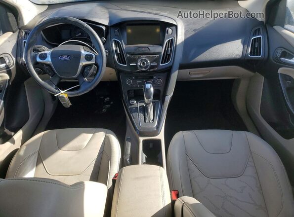1FADP3R4XHL277789 2017 FORD FOCUS Серебряный Вид панели приборов