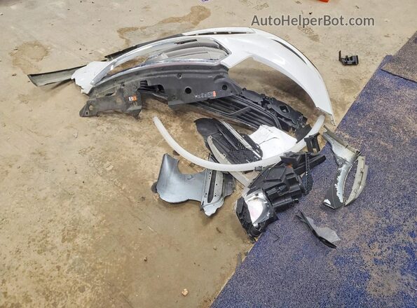 1FAHP2D80KG106376 2019 FORD TAURUS Белый Вид подкапотного пространства