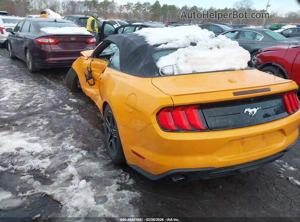 1FATP8UH2J5156381 2018 FORD MUSTANG Оранжевый Задняя левая четверть