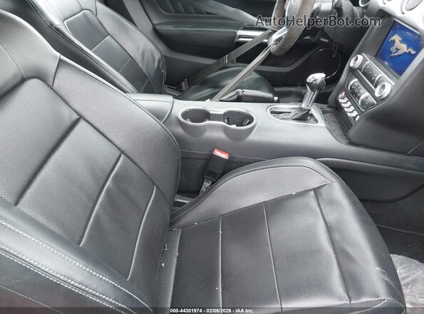 1FATP8UH3M5115956 2021 FORD MUSTANG Red Вид салону спереду