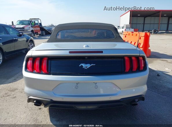 1FATP8UH8J5124065 2018 FORD MUSTANG Серебряный 