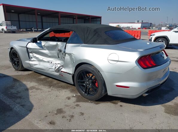 1FATP8UH8J5124065 2018 FORD MUSTANG Серебряный Задняя левая четверть