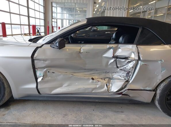 1FATP8UH8J5124065 2018 FORD MUSTANG Серебряный Вид спереди