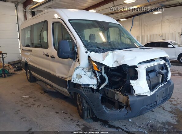 1FBAX2C84NKA54625 2022 FORD PASSENGER Белый Передняя правая четверть