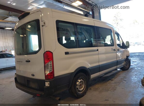 1FBAX2C84NKA54625 2022 FORD PASSENGER Белый Задняя правая четверть