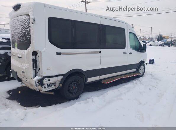 1FBAX2C8XRKB57487 2024 FORD PASSENGER Белый Задняя правая четверть