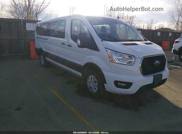 1FBAX2Y83NKA83798 2022 FORD PASSENGER White Przód prawy