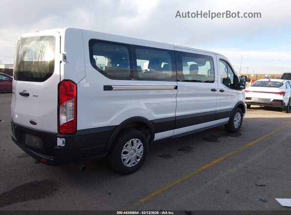 1FBAX2Y83NKA83798 2022 FORD PASSENGER White Tył prawy