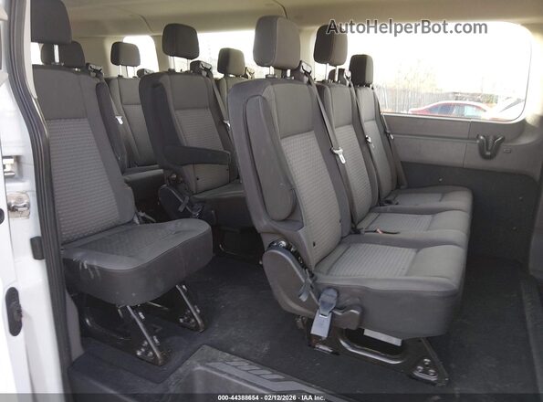 1FBAX2Y83NKA83798 2022 FORD PASSENGER White Widok naklejki z numerem VIN