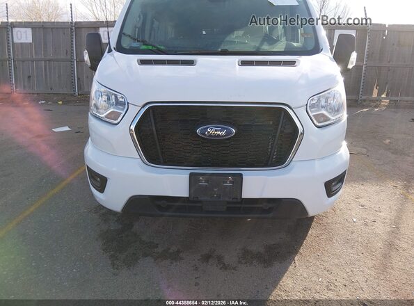 1FBAX2Y83NKA83798 2022 FORD PASSENGER White Widok zestawu wskaźników