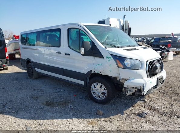 1FBAX2Y84RKA17041 2024 FORD PASSENGER Белый Вид спереди