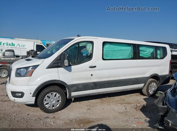 1FBAX2Y84RKA17041 2024 FORD PASSENGER Белый Панорамный вид салона 360°