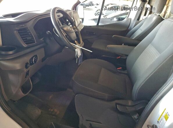 1FBAX2Y85NKA14319 2022 FORD PASSENGER Белый Вид салона спереди