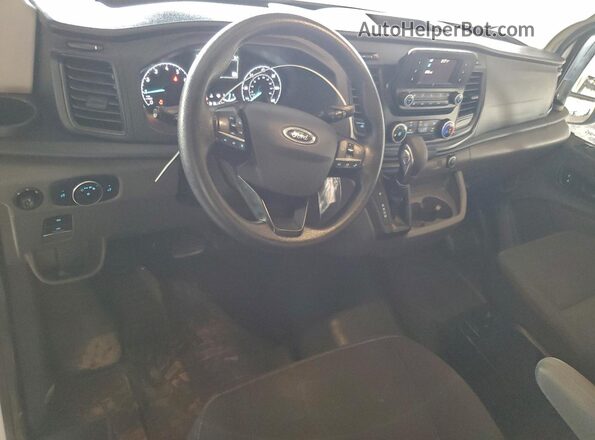 1FBAX2Y85NKA14319 2022 FORD PASSENGER Белый Вид панели приборов