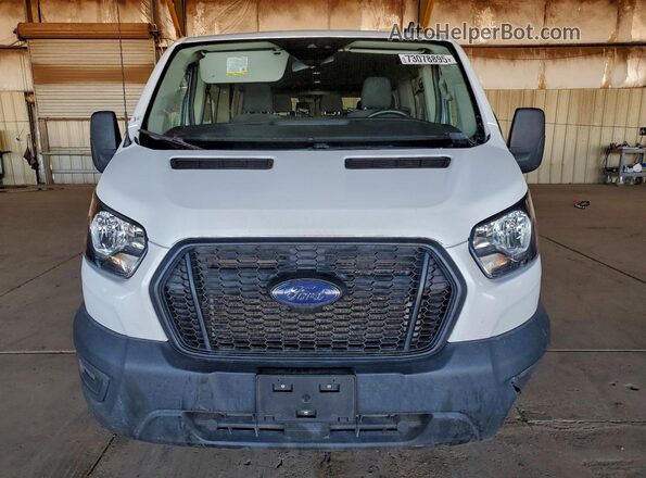 1FBAX2Y85NKA14319 2022 FORD PASSENGER Белый Вид спереди