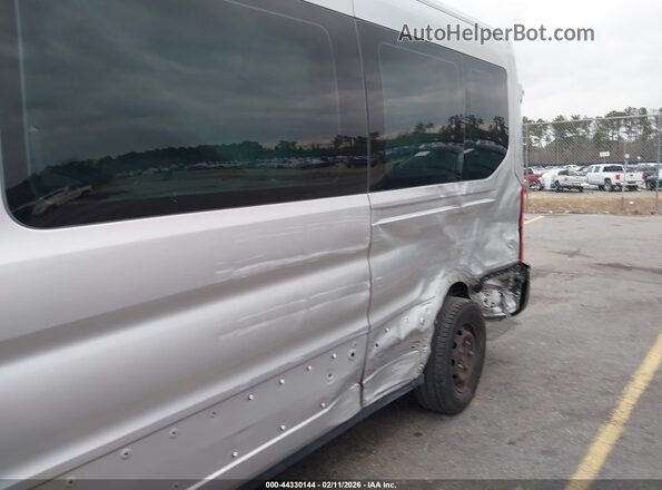 1FDAX2C88NKA24759 2022 FORD PASSENGER Серебряный Вид спереди