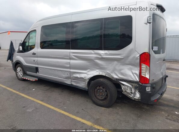 1FDAX2C88NKA24759 2022 FORD PASSENGER Серебряный Задняя левая четверть