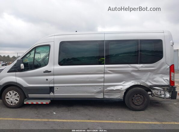 1FDAX2C88NKA24759 2022 FORD PASSENGER Серебряный Панорамный вид салона 360°