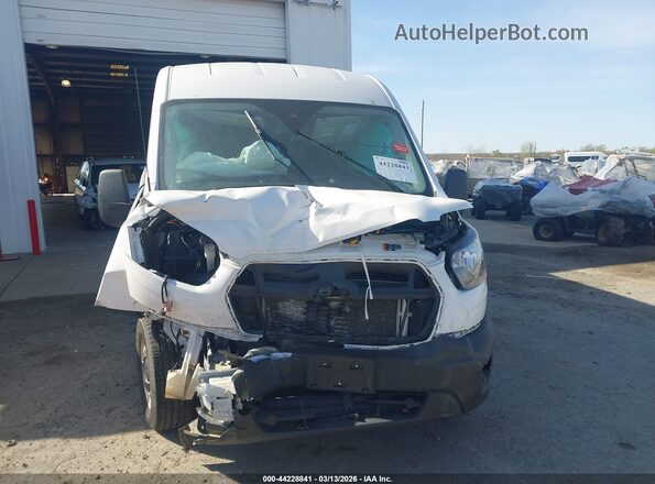 1FDAX2CG7NKA69344 2022 FORD PASSENGER Белый Вид задней части салона