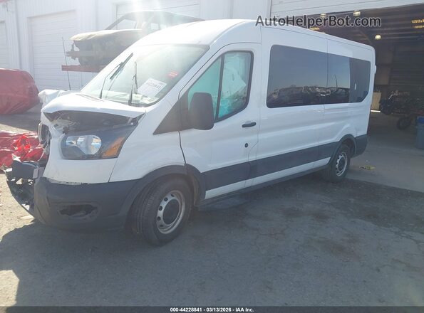 1FDAX2CG7NKA69344 2022 FORD PASSENGER Белый Передняя левая четверть
