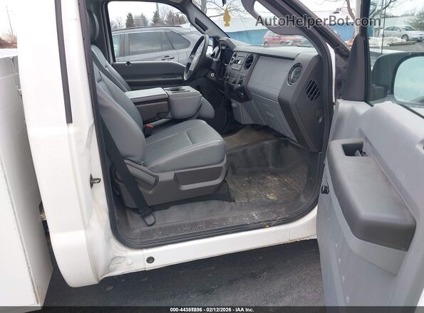 1FDBF2A6XGEC62414 2016 FORD F-250 White Widok wnętrza z przodu