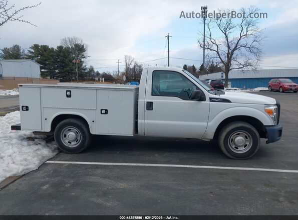 1FDBF2A6XGEC62414 2016 FORD F-250 White Widok wnętrza z tyłu