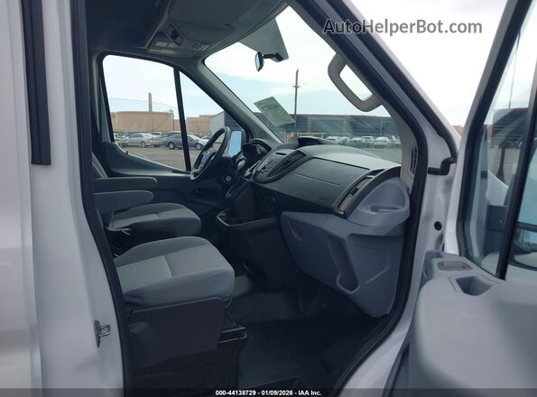1FDZX2XM2HKB22457 2017 FORD TRANSIT-350 White Front interior view