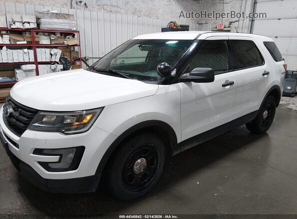 1FM5K8AR0JGC56655 2018 FORD POLICE INTERCEPTOR White Vista tres cuartos delantera izquierda