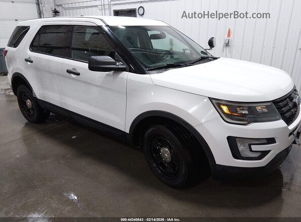 1FM5K8AR9JGC56654 2018 FORD POLICE INTERCEPTOR Белый Передняя правая четверть