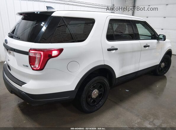 1FM5K8AR9JGC56654 2018 FORD POLICE INTERCEPTOR Белый Задняя правая четверть