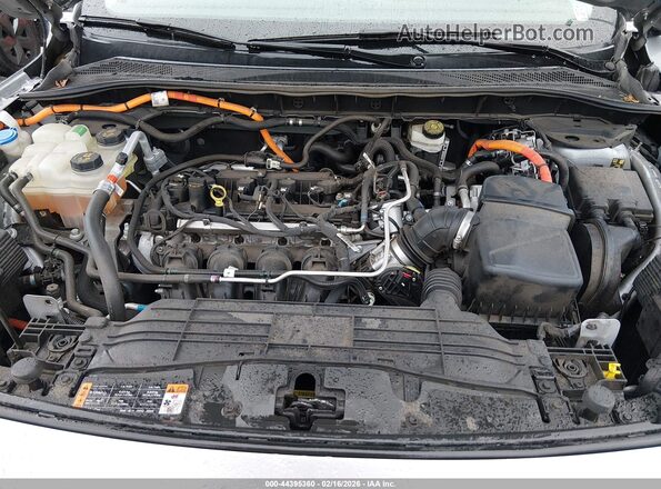 1FMCU0BZ1MUB16461 2021 FORD ESCAPE Серебряный Вид сзади