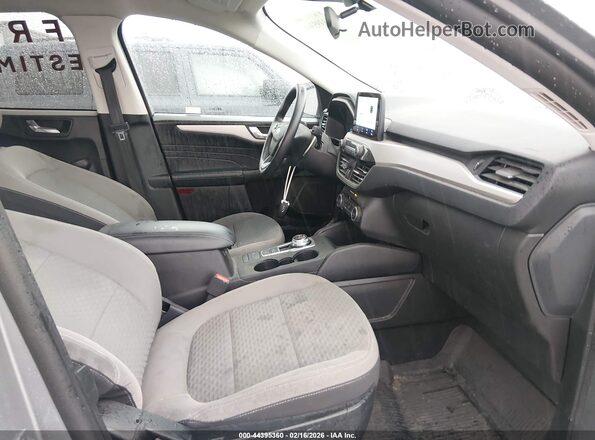 1FMCU0BZ1MUB16461 2021 FORD ESCAPE Серебряный Вид салона спереди