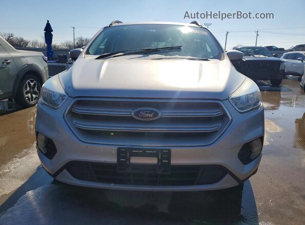 1FMCU0GD3JUD28142 2018 FORD ESCAPE Silver Front view