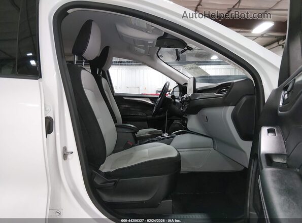 1FMCU0GN0RUB36522 2024 FORD ESCAPE Белый Вид салона спереди
