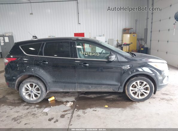 1FMCU9GD8HUD59269 2017 FORD ESCAPE Черный Вид задней части салона